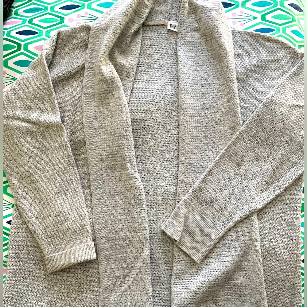 Long open cardigan, with gold over collar